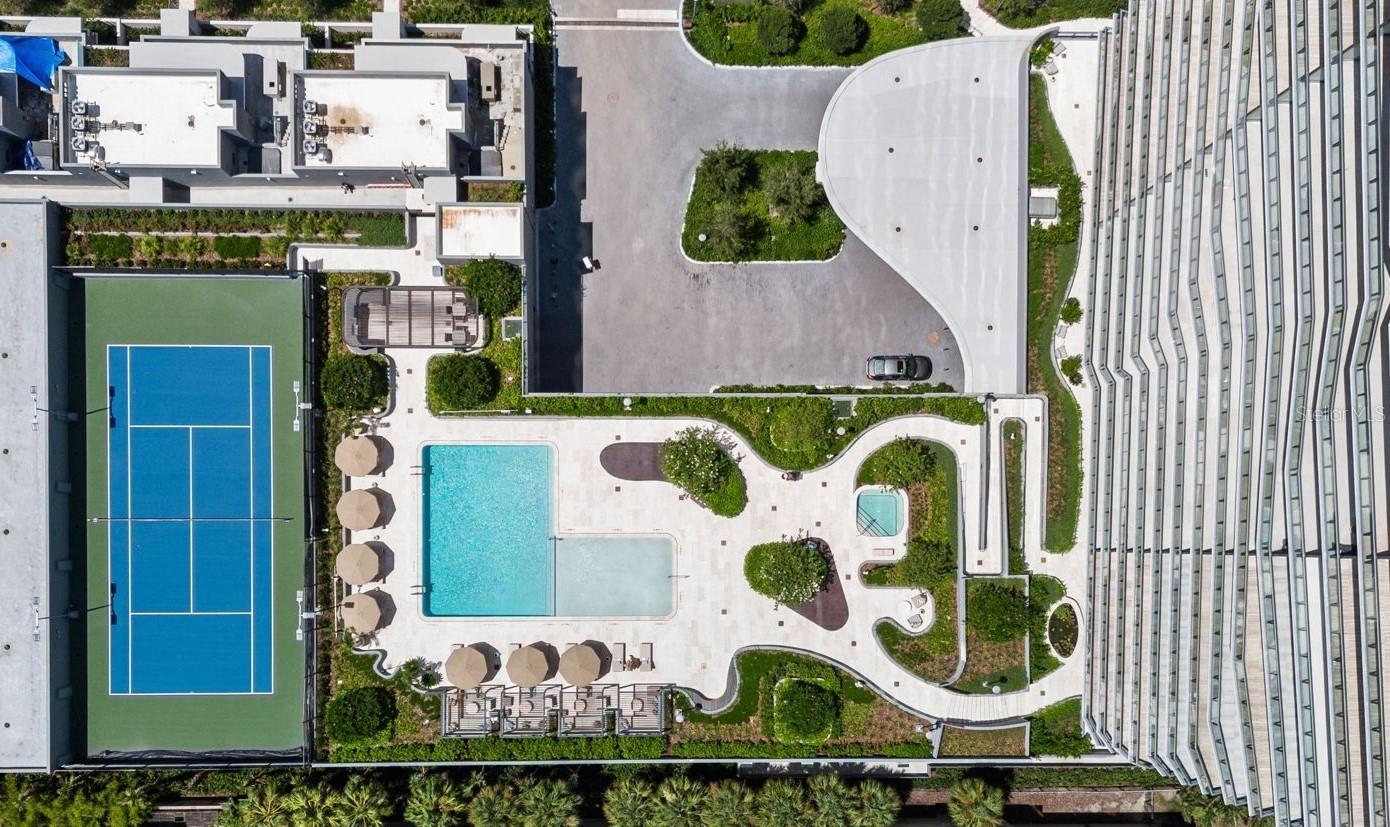 RITZ-CARLTON RESIDENCES - Residential Lease