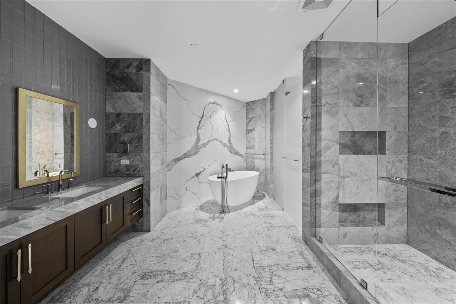 RITZ-CARLTON RESIDENCES - Residential Lease