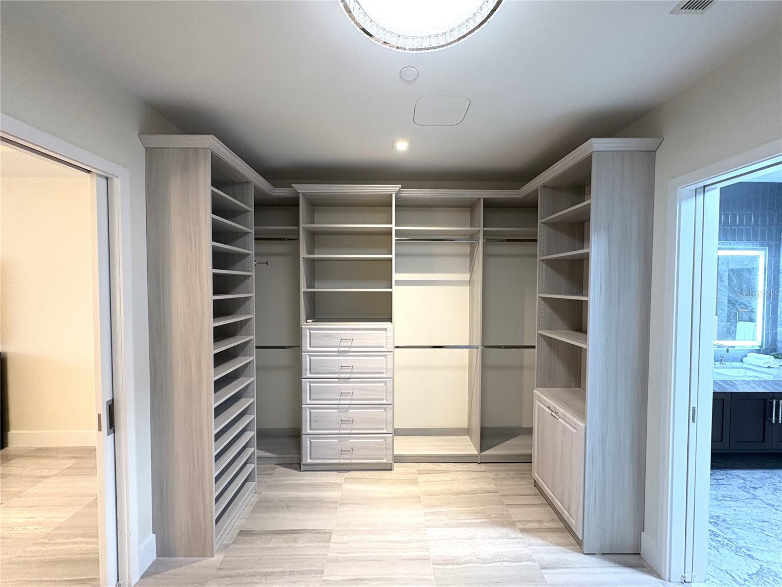 RITZ-CARLTON RESIDENCES - Residential Lease