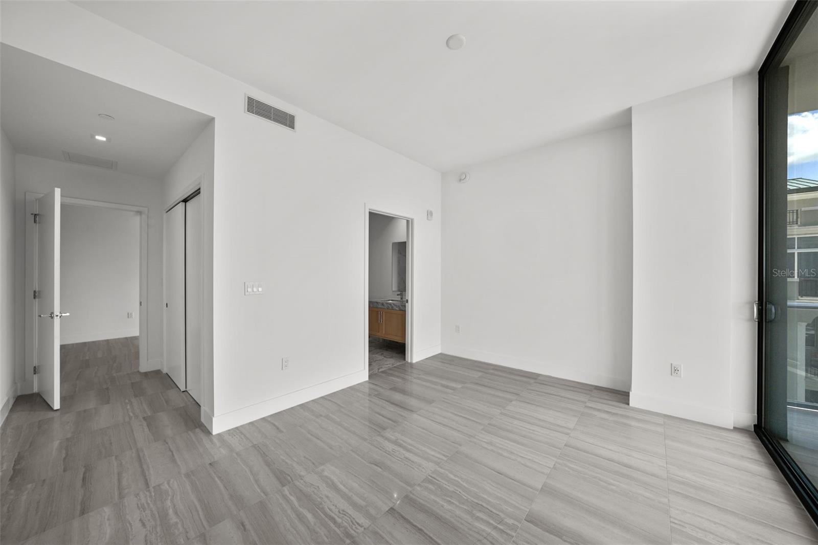 RITZ-CARLTON RESIDENCES - Residential Lease