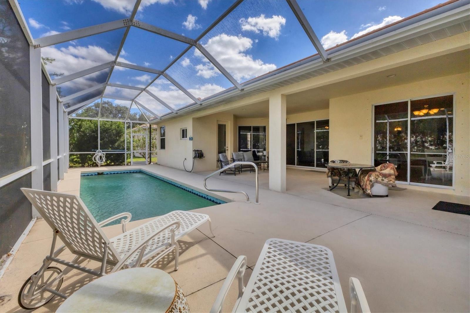 RIVER PLACE - Residential