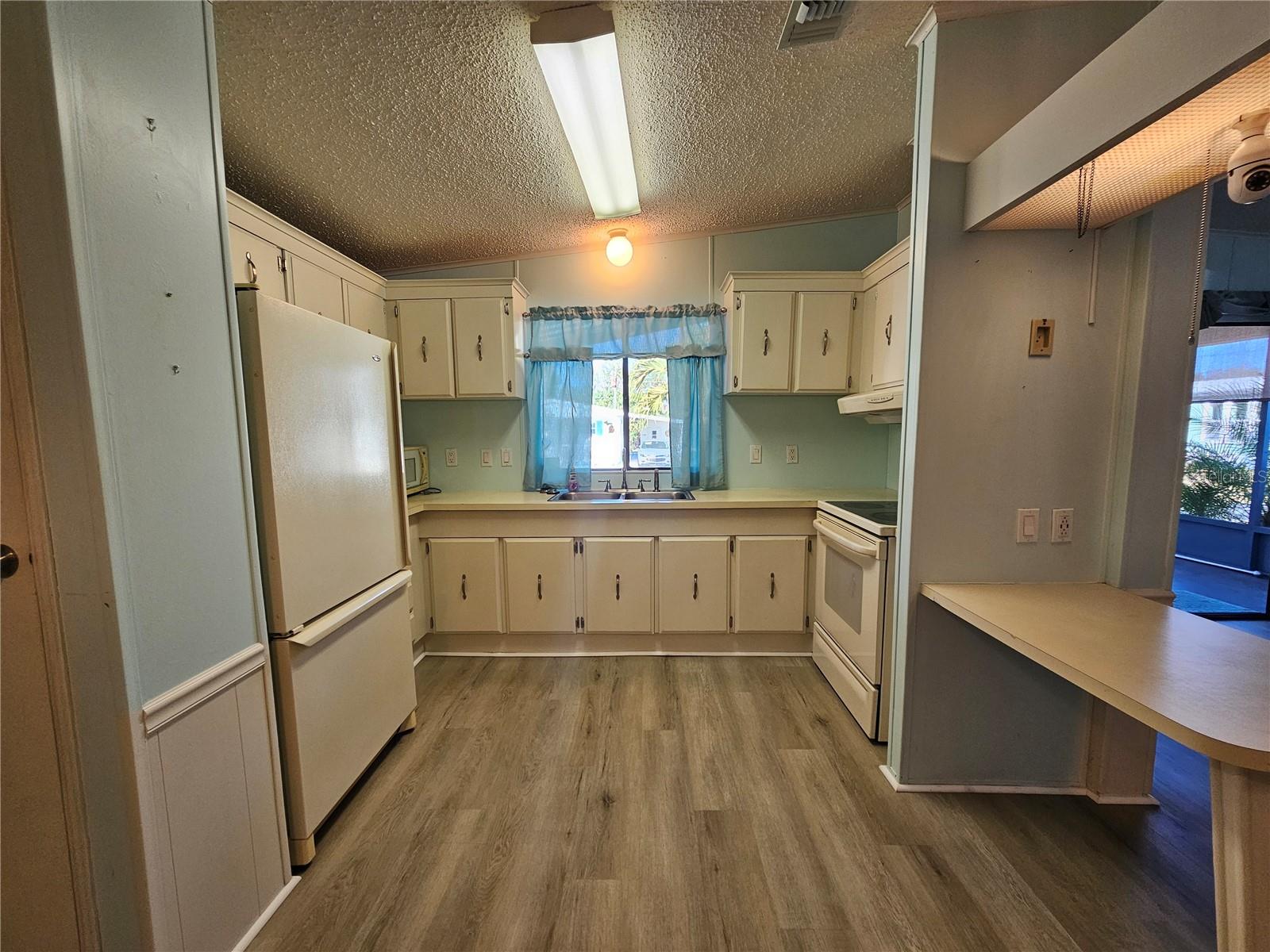 TERRA SIESTA MH CO-OP OR1352/1059 - Residential