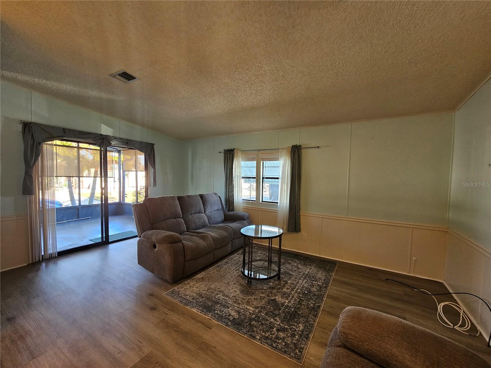 TERRA SIESTA MH CO-OP OR1352/1059 - Residential