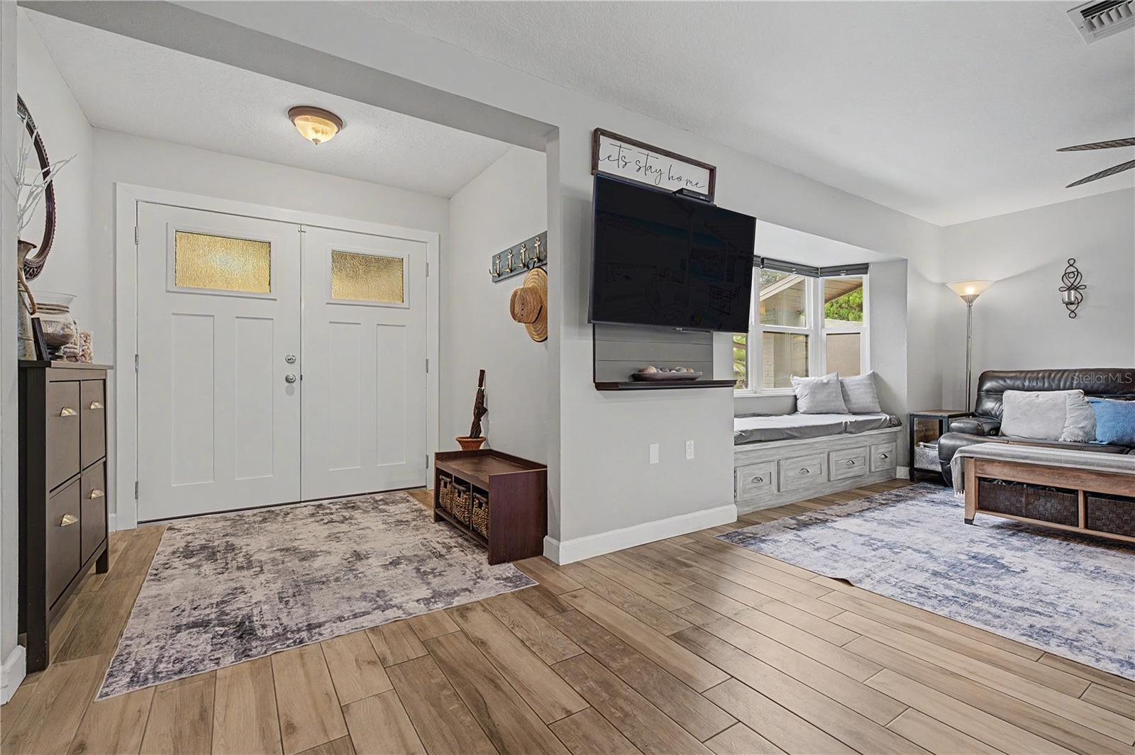 1706 AVOCA DRIVE