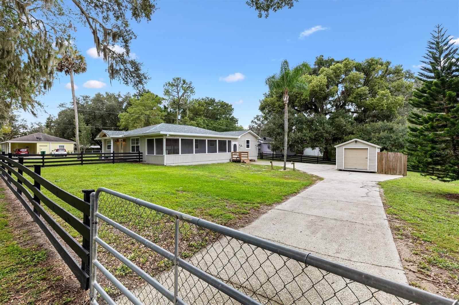 FRUITLAND PARK - Residential