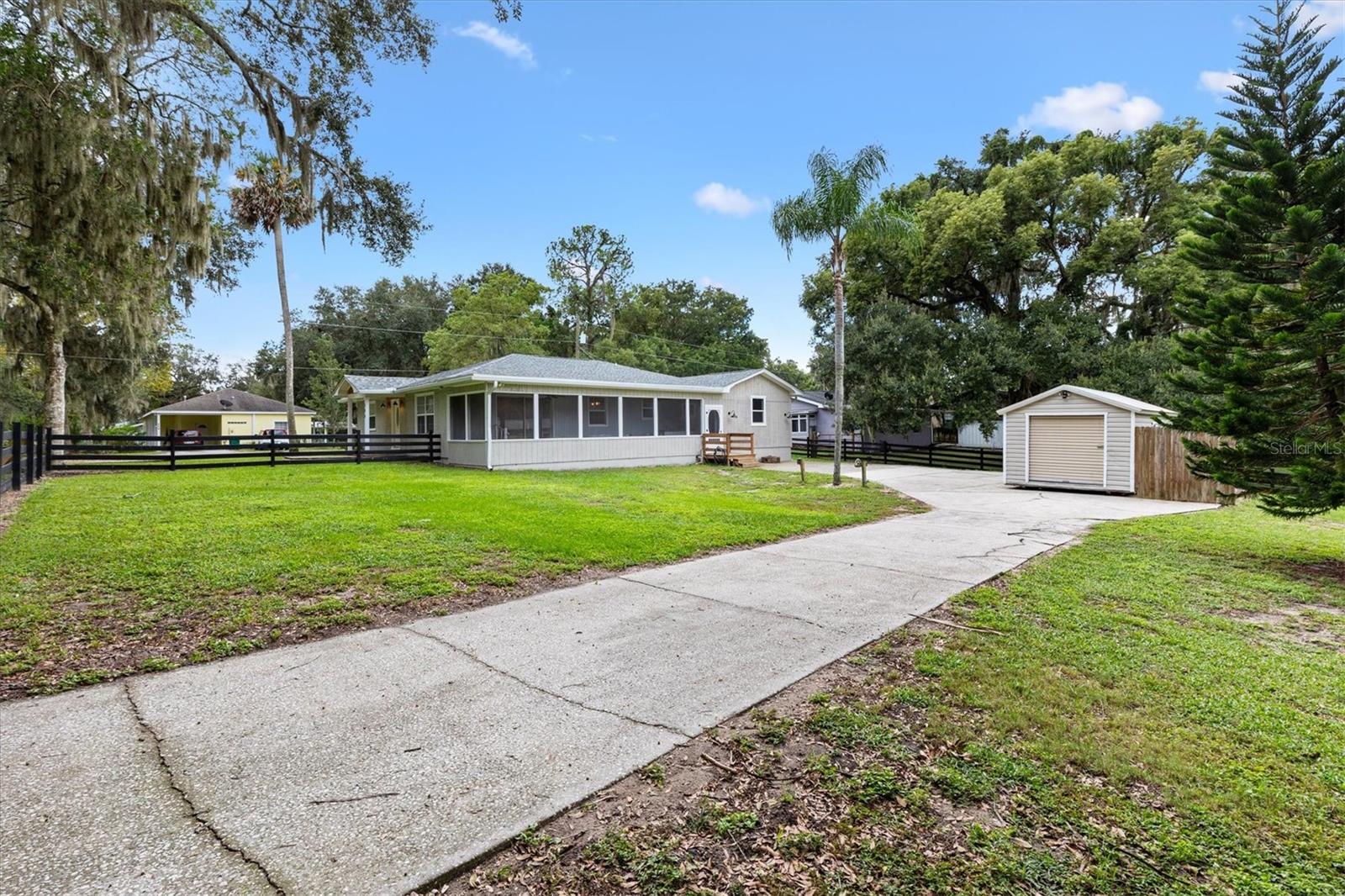 FRUITLAND PARK - Residential