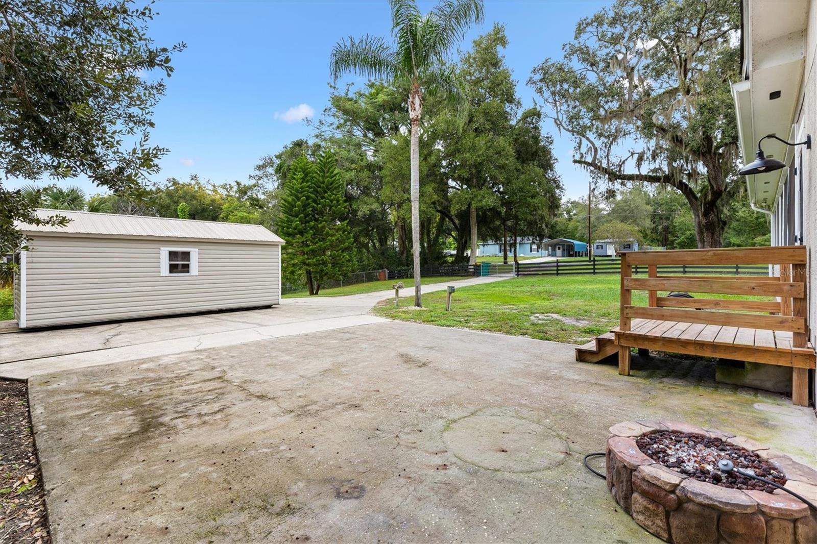 FRUITLAND PARK - Residential
