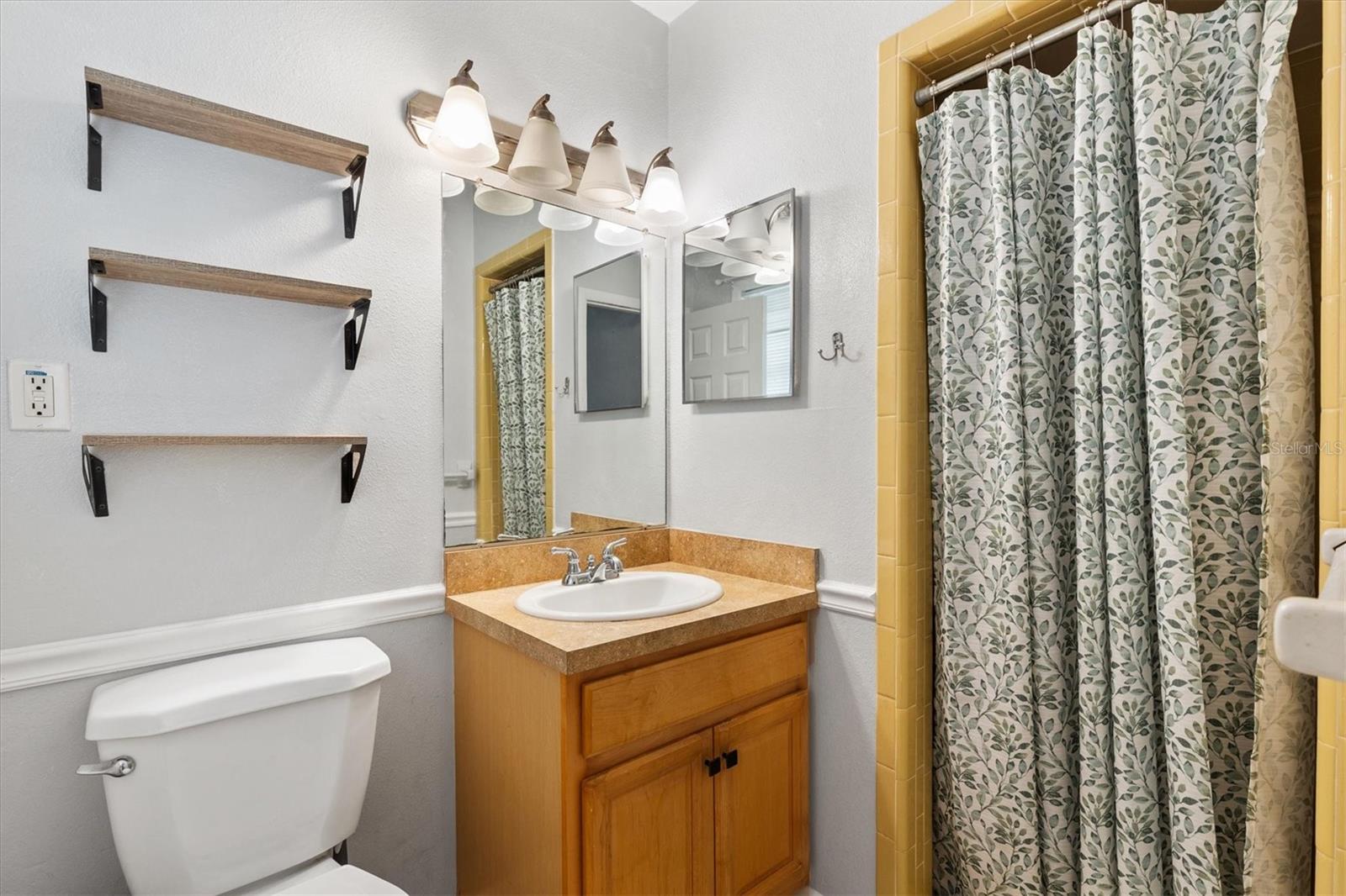 FRUITLAND PARK - Residential