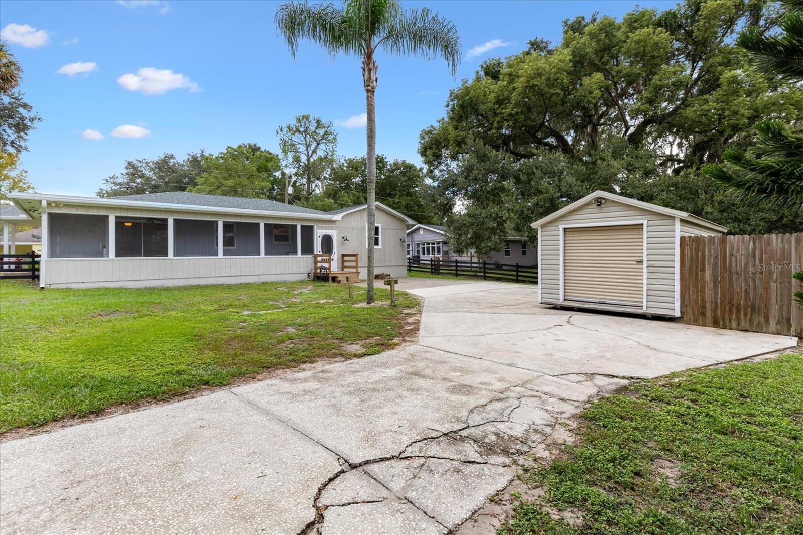 FRUITLAND PARK - Residential