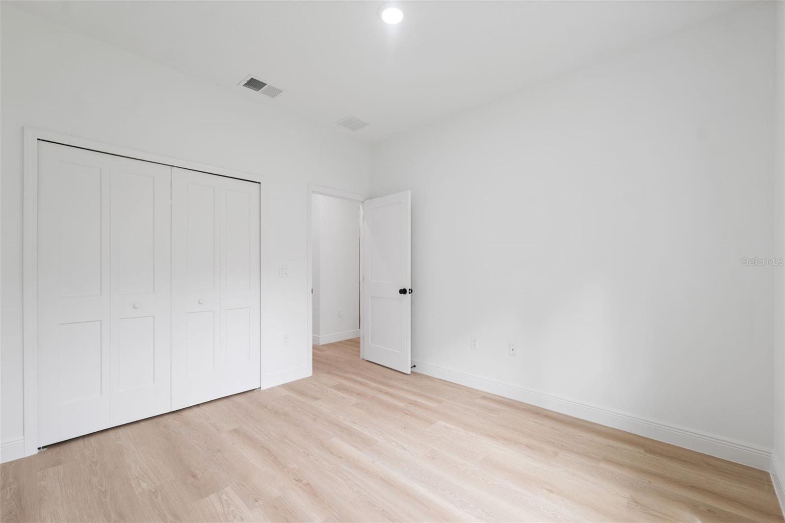 MARION OAKS 05 - Residential Lease