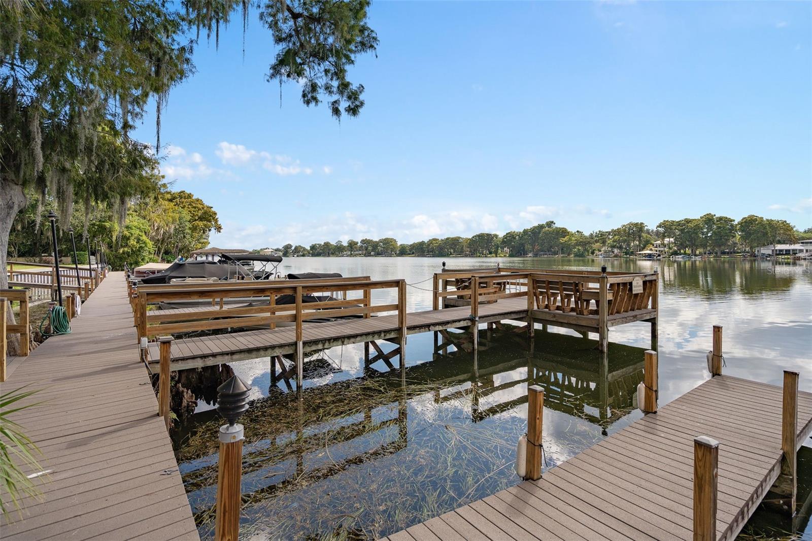 MOORINGS ON LAKE MAITLAND CONDO - Residential