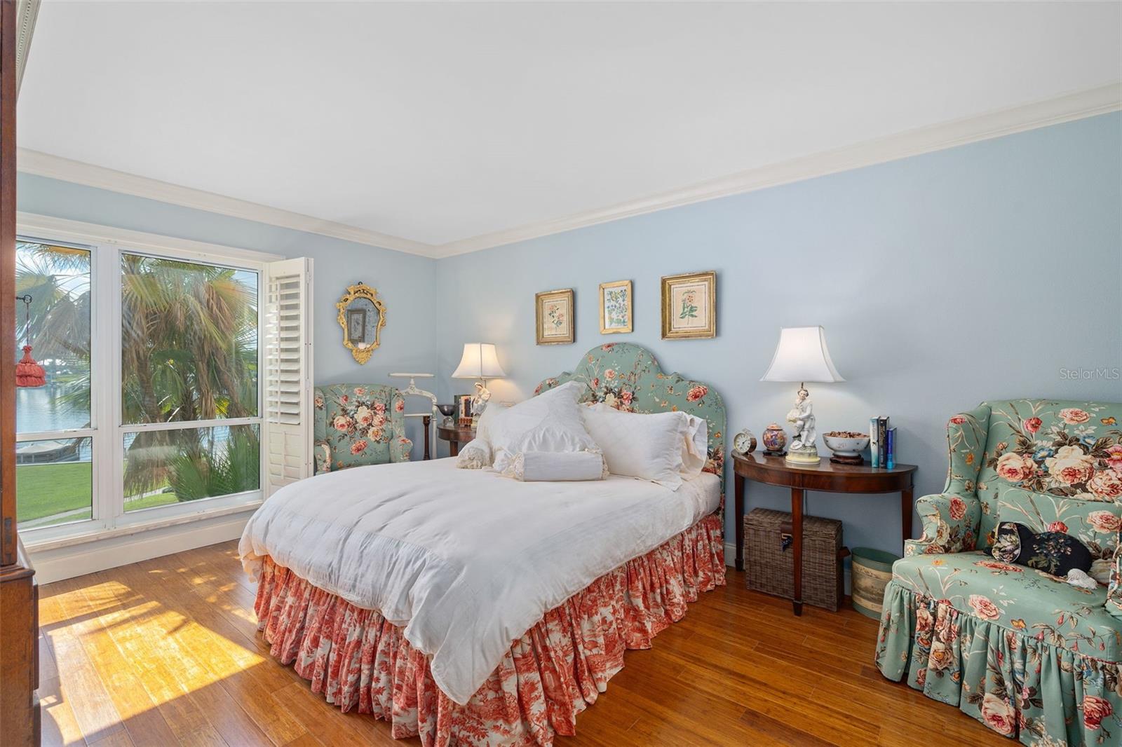 MOORINGS ON LAKE MAITLAND CONDO - Residential