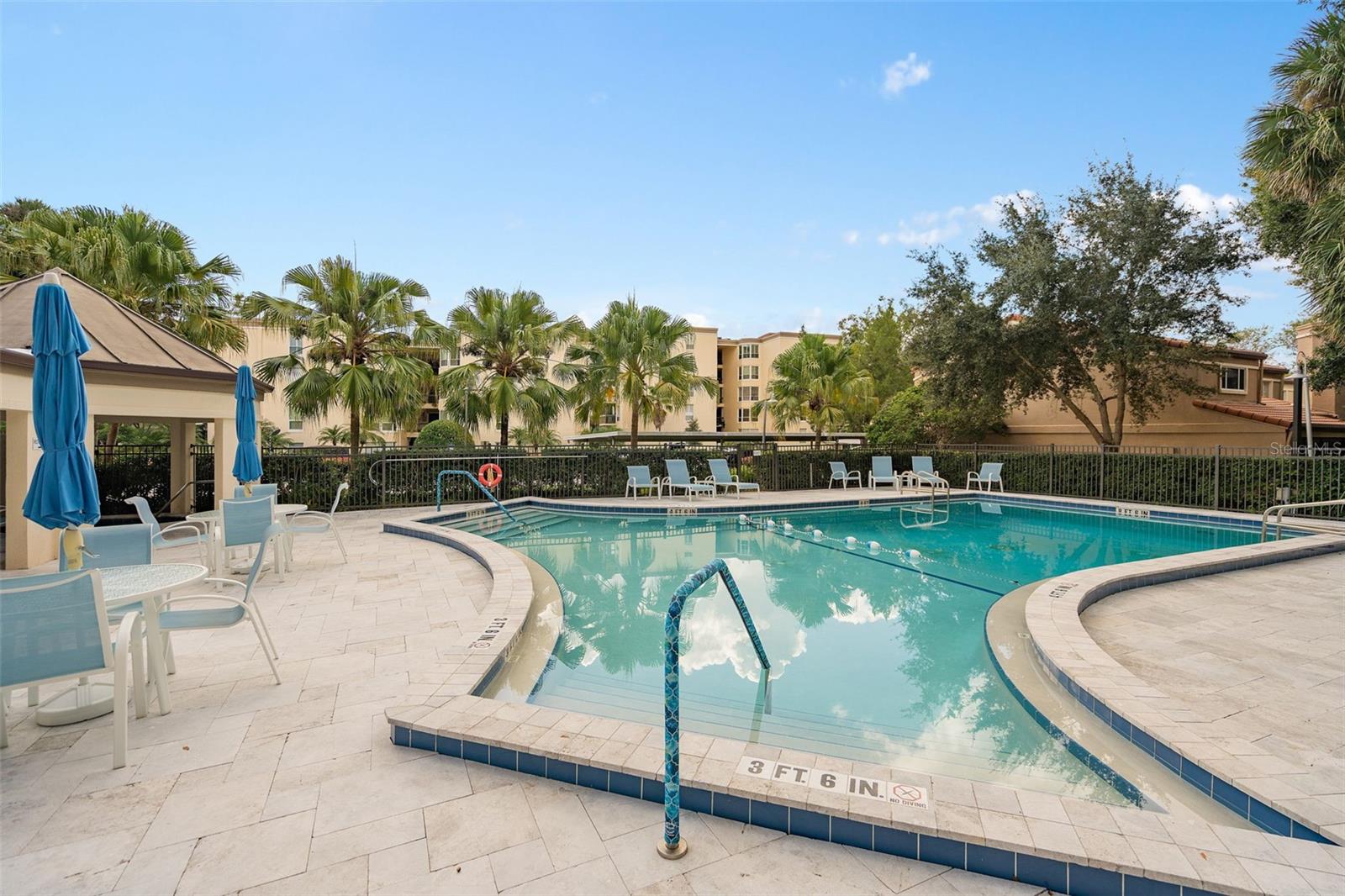 MOORINGS ON LAKE MAITLAND CONDO - Residential