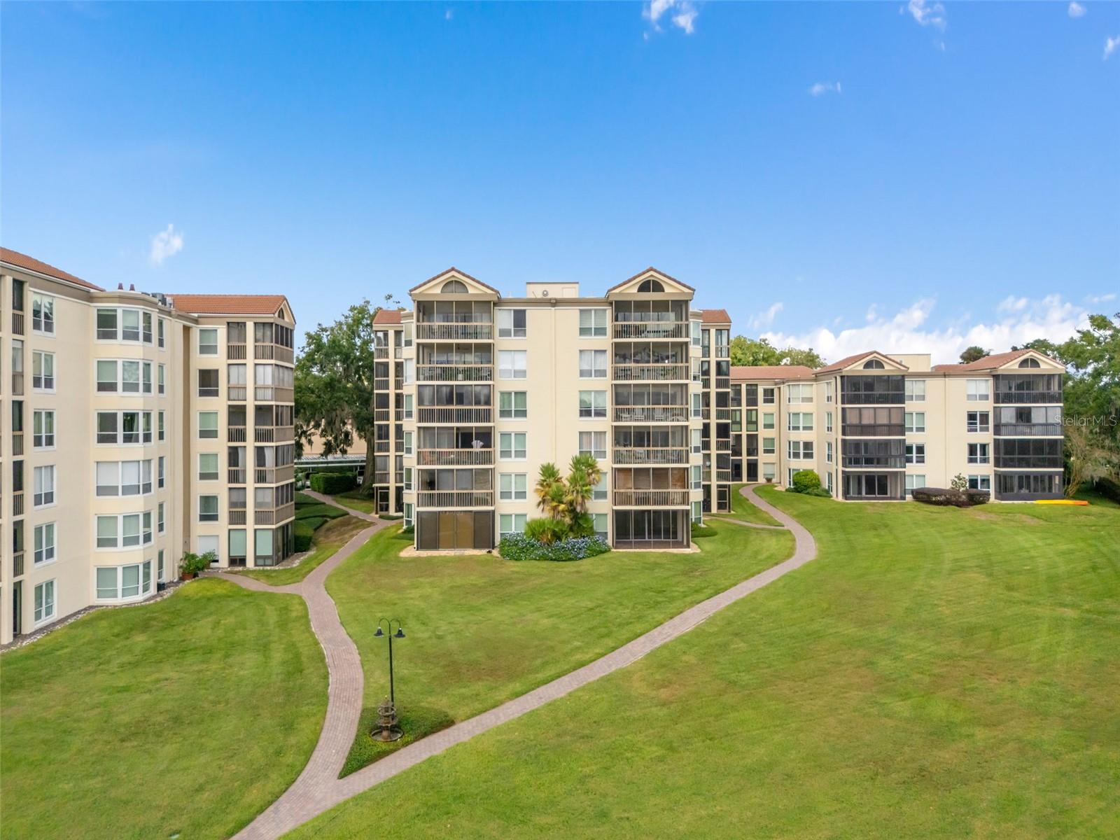 MOORINGS ON LAKE MAITLAND CONDO - Residential