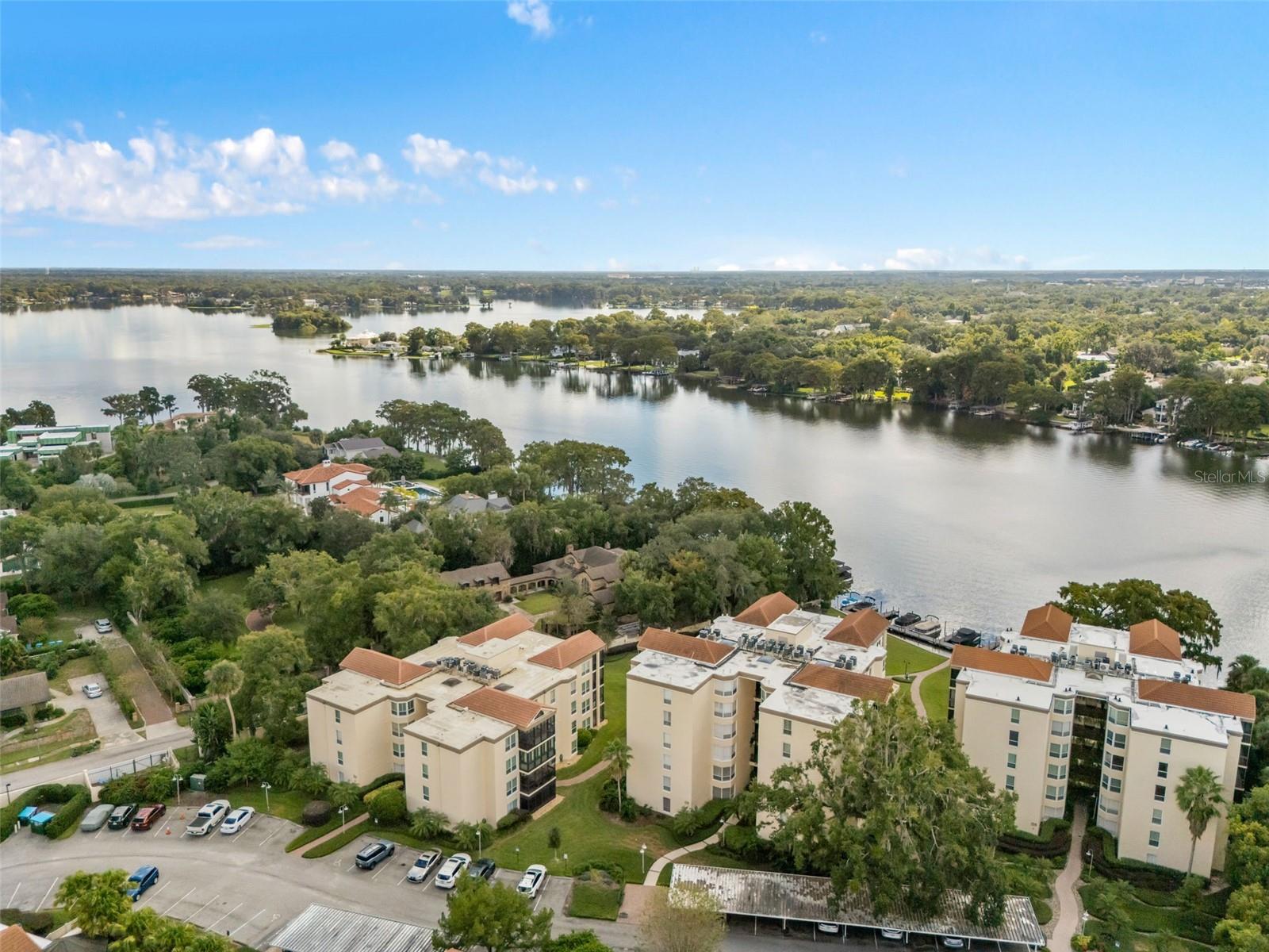 MOORINGS ON LAKE MAITLAND CONDO - Residential