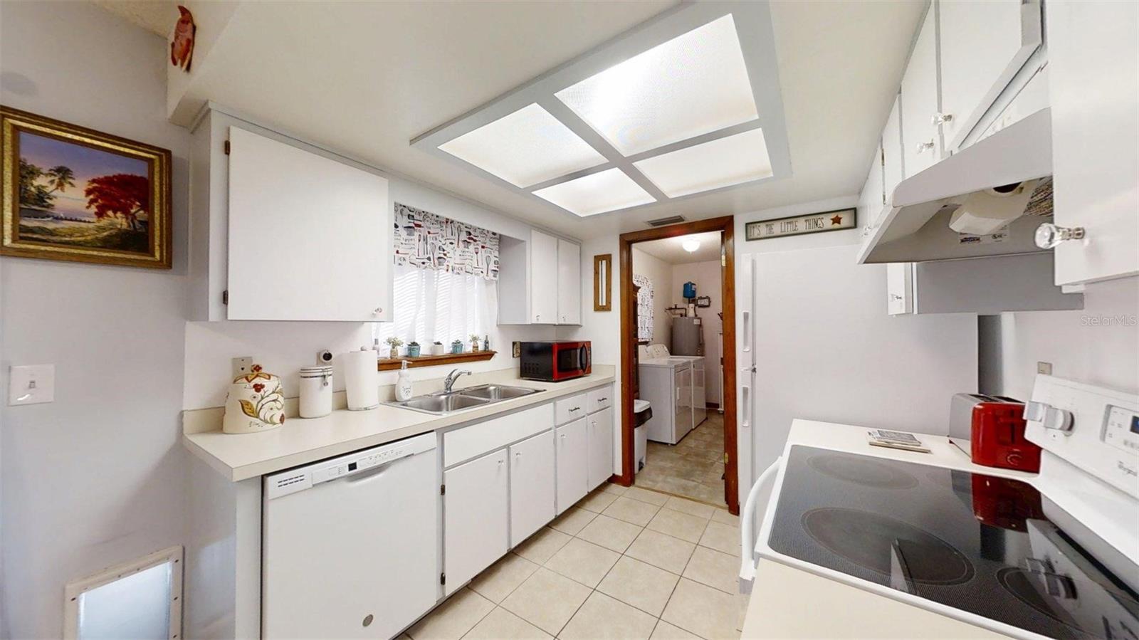 PALM CAY - Residential