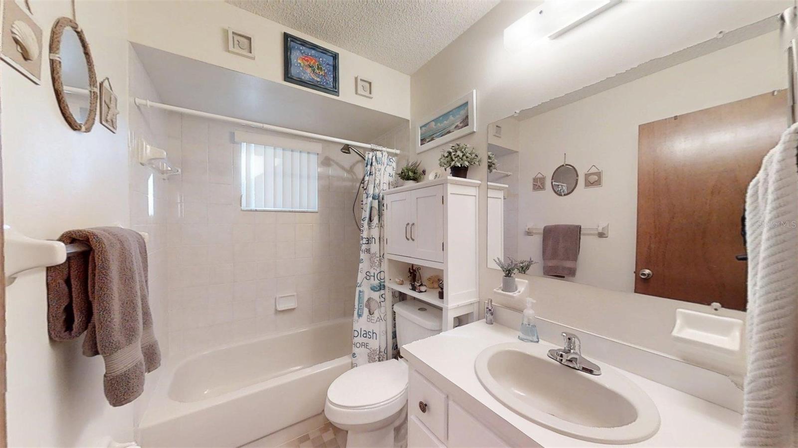 PALM CAY - Residential