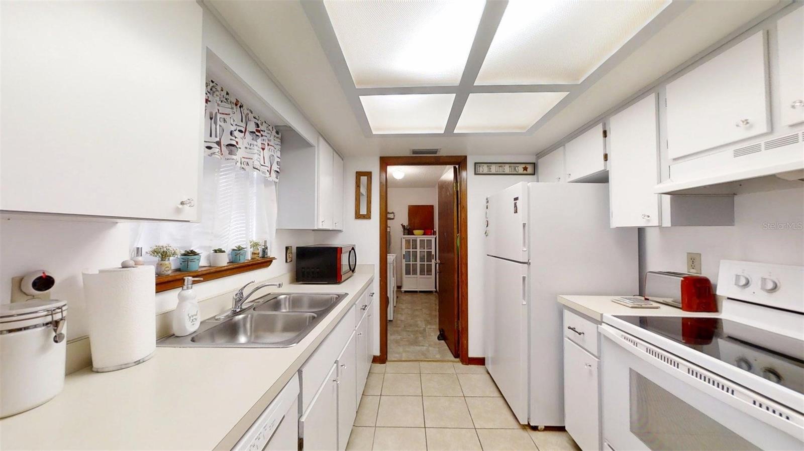 PALM CAY - Residential