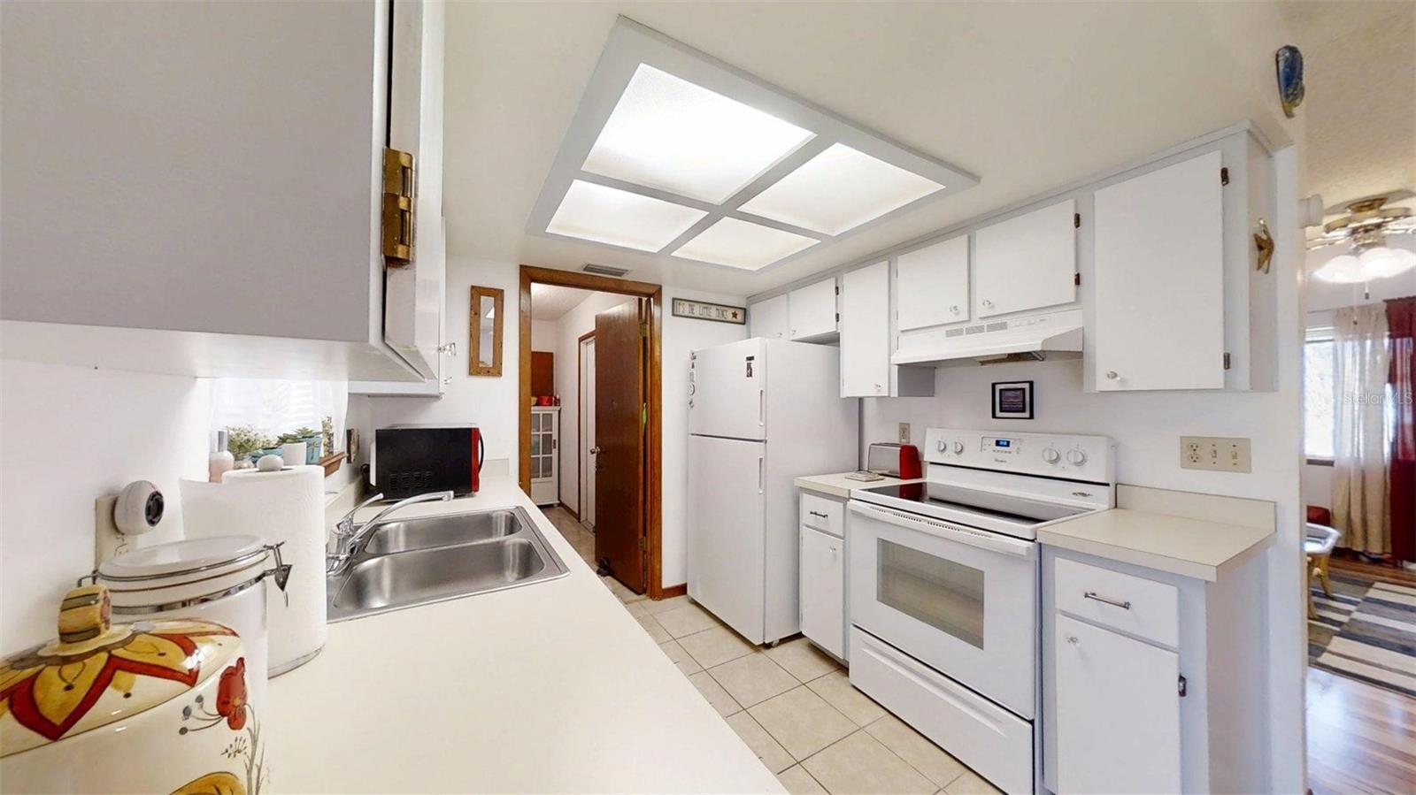 PALM CAY - Residential