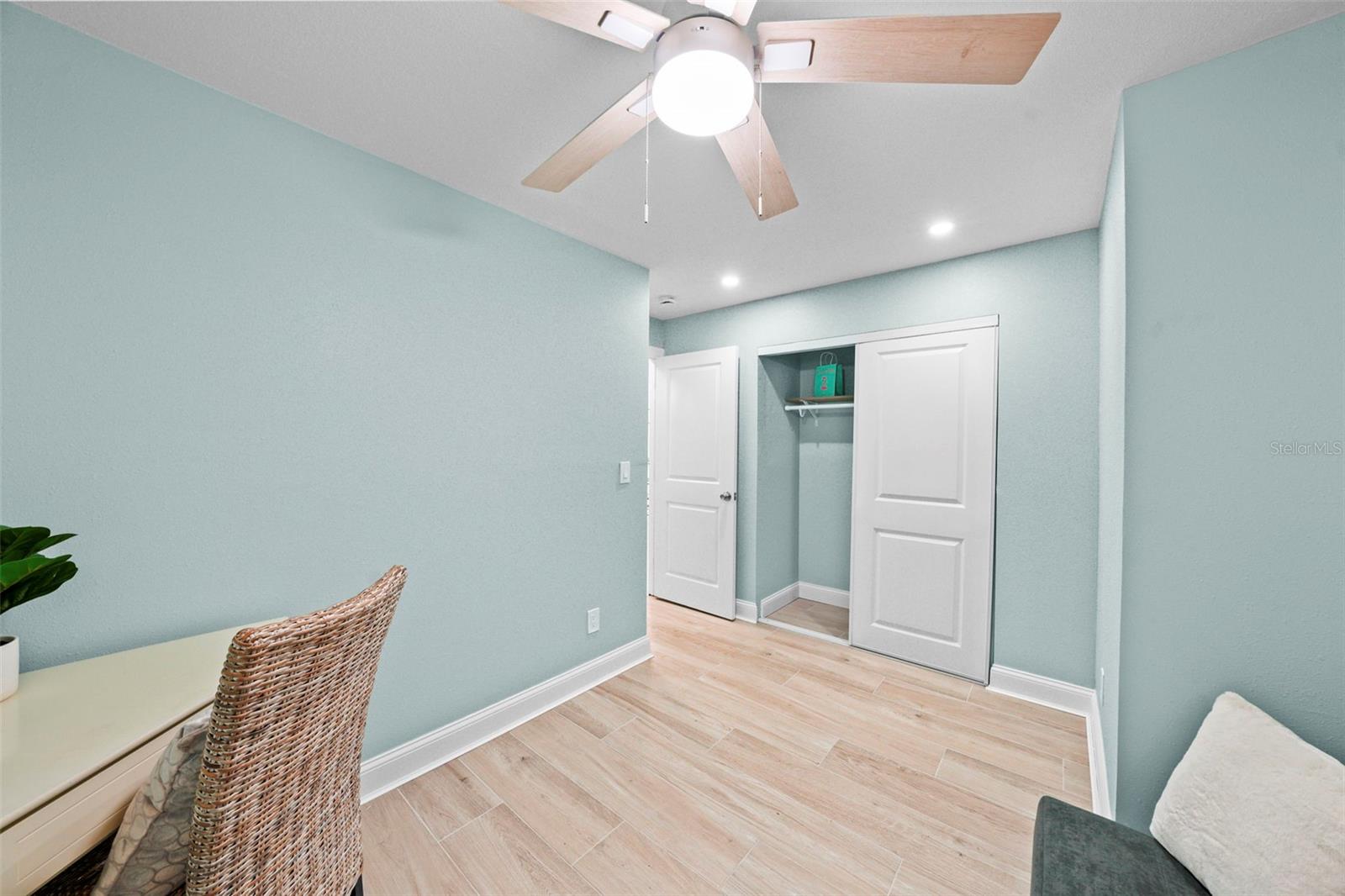 BOCA CIEGA POINT EAST - Residential