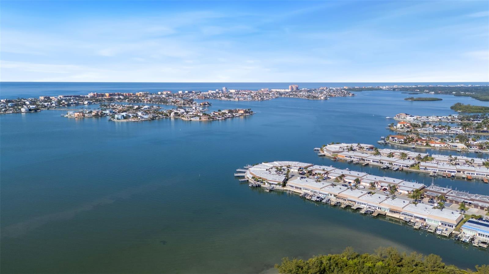 BOCA CIEGA POINT EAST - Residential
