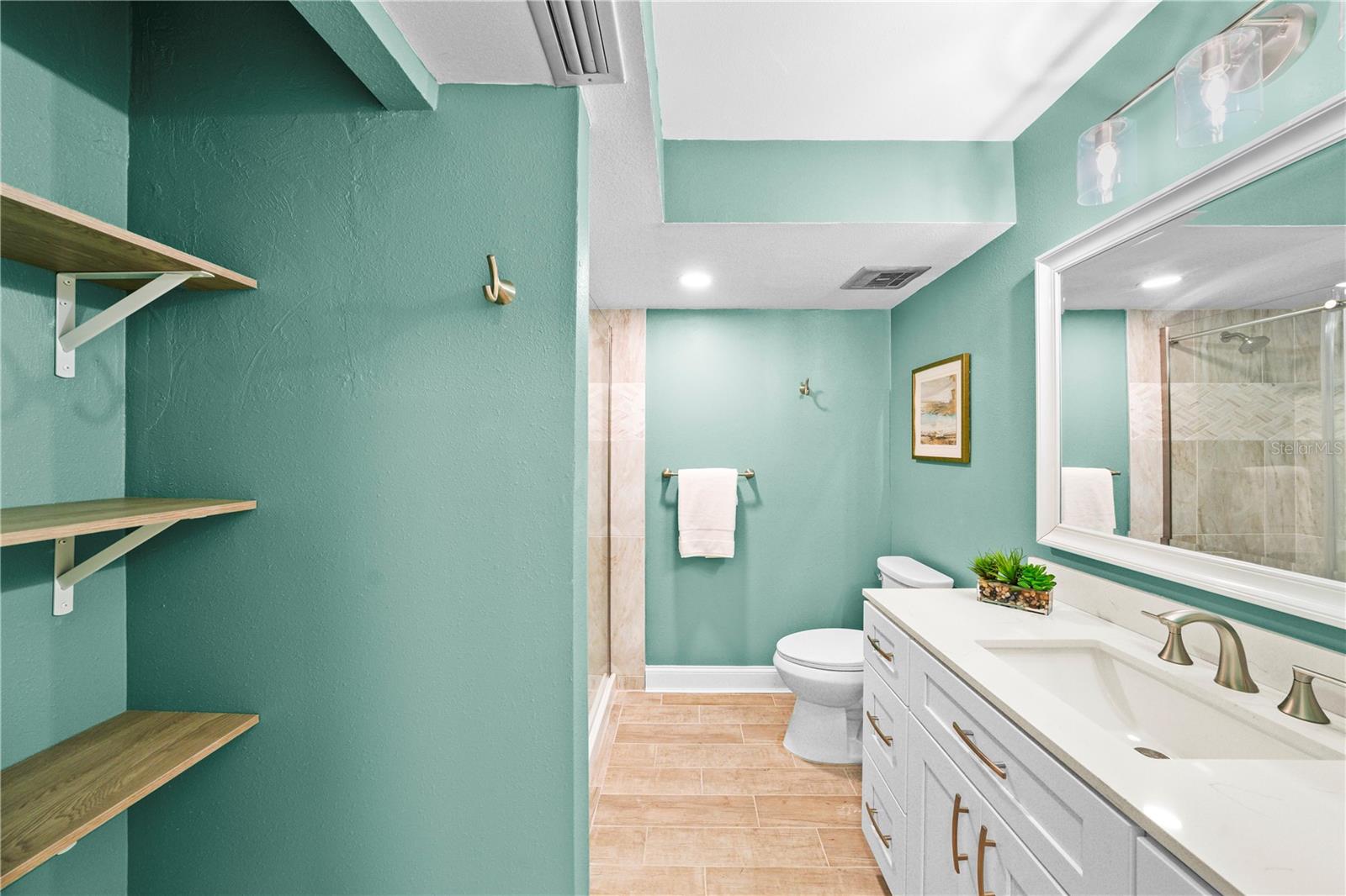 BOCA CIEGA POINT EAST - Residential