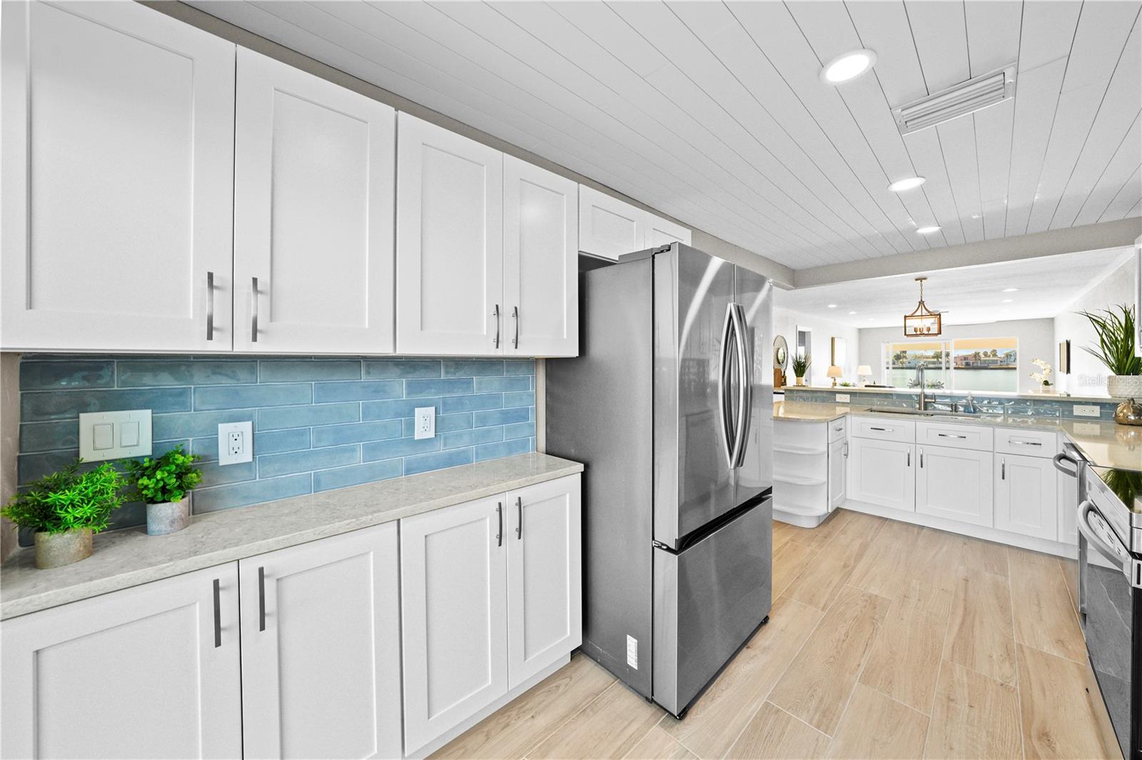 BOCA CIEGA POINT EAST - Residential