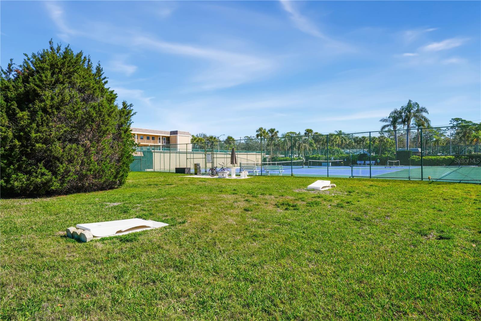 BOCA CIEGA POINT EAST - Residential