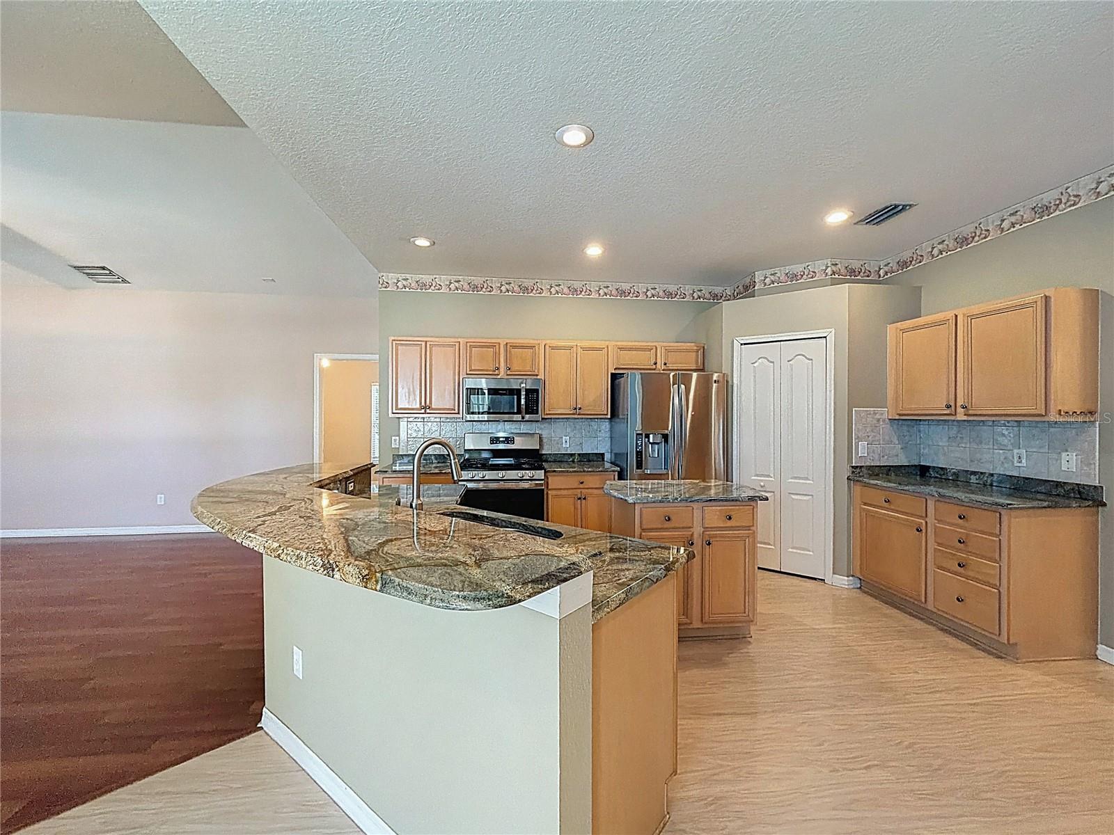 WESTWOOD LAKES PH 2A UNIT 2 - Residential Lease