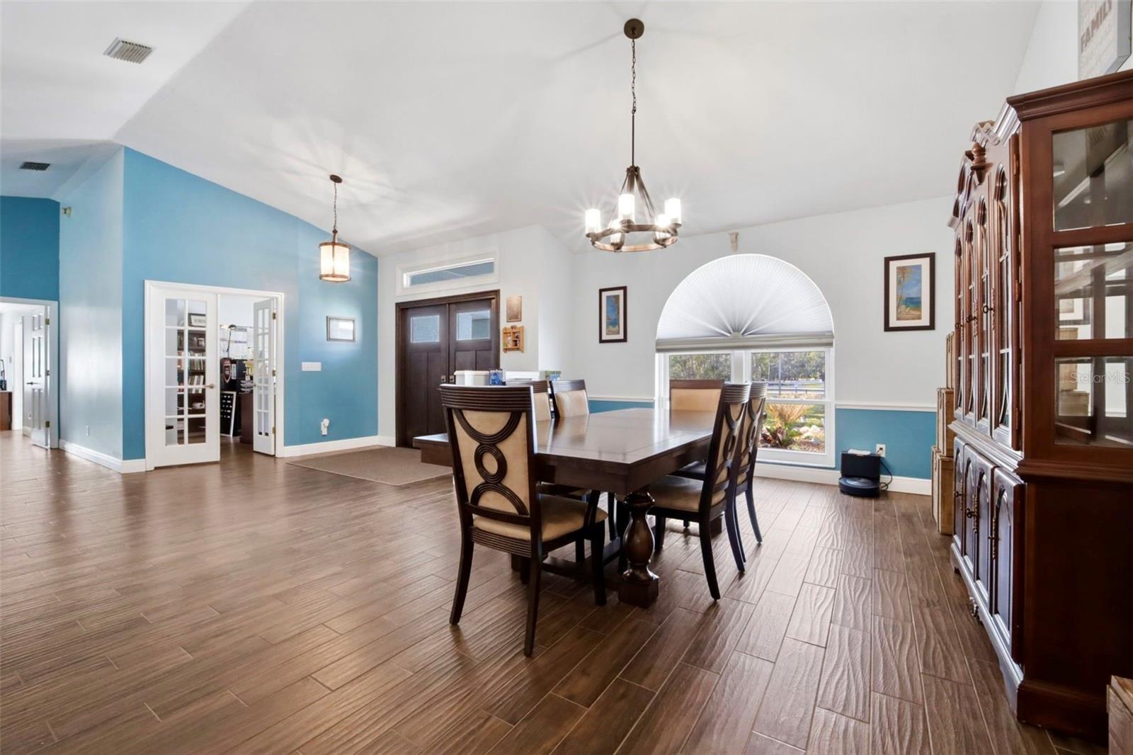 IVELMAR ESTATES - Residential