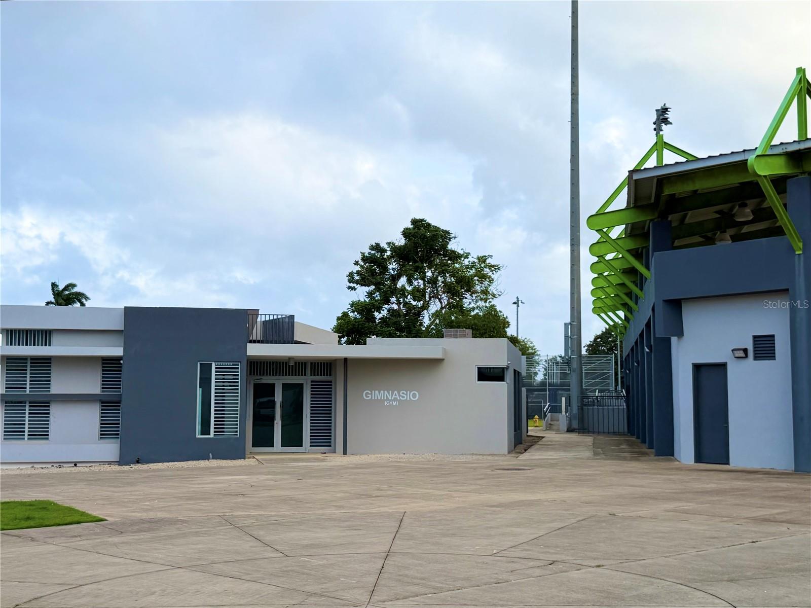 10 FLAMBON GARDENS R-17