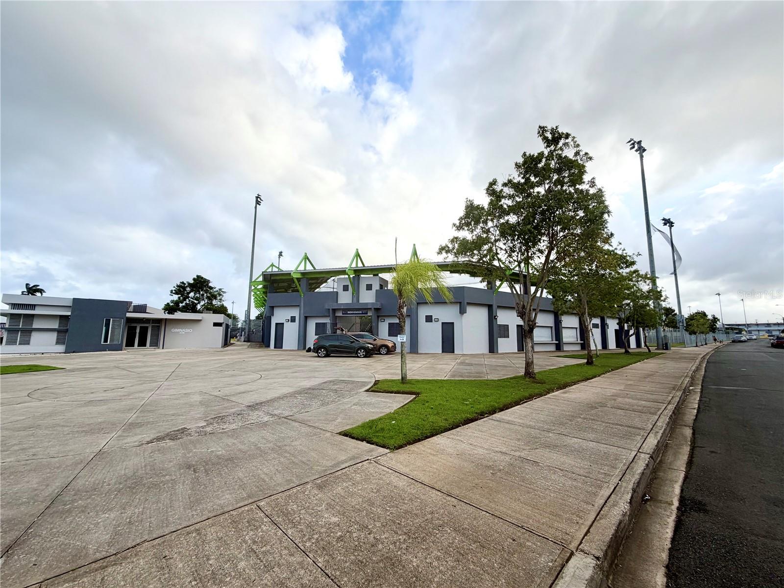 10 FLAMBON GARDENS R-17