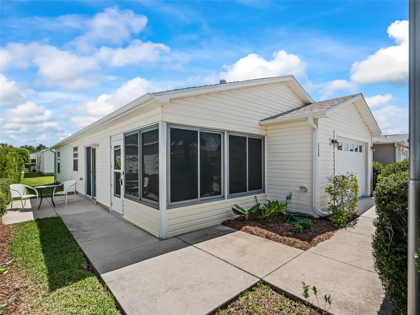 2324 PICKENS PLACE