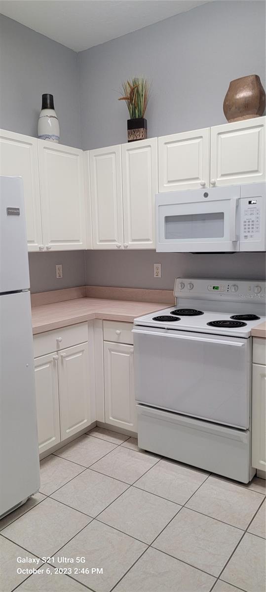 ASHLEY DOWNS - Residential Lease