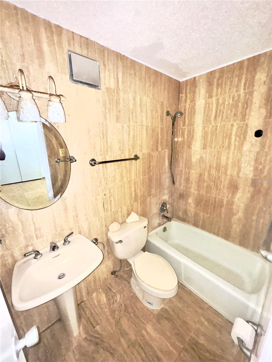 COND. VILLA MARINA - Residential