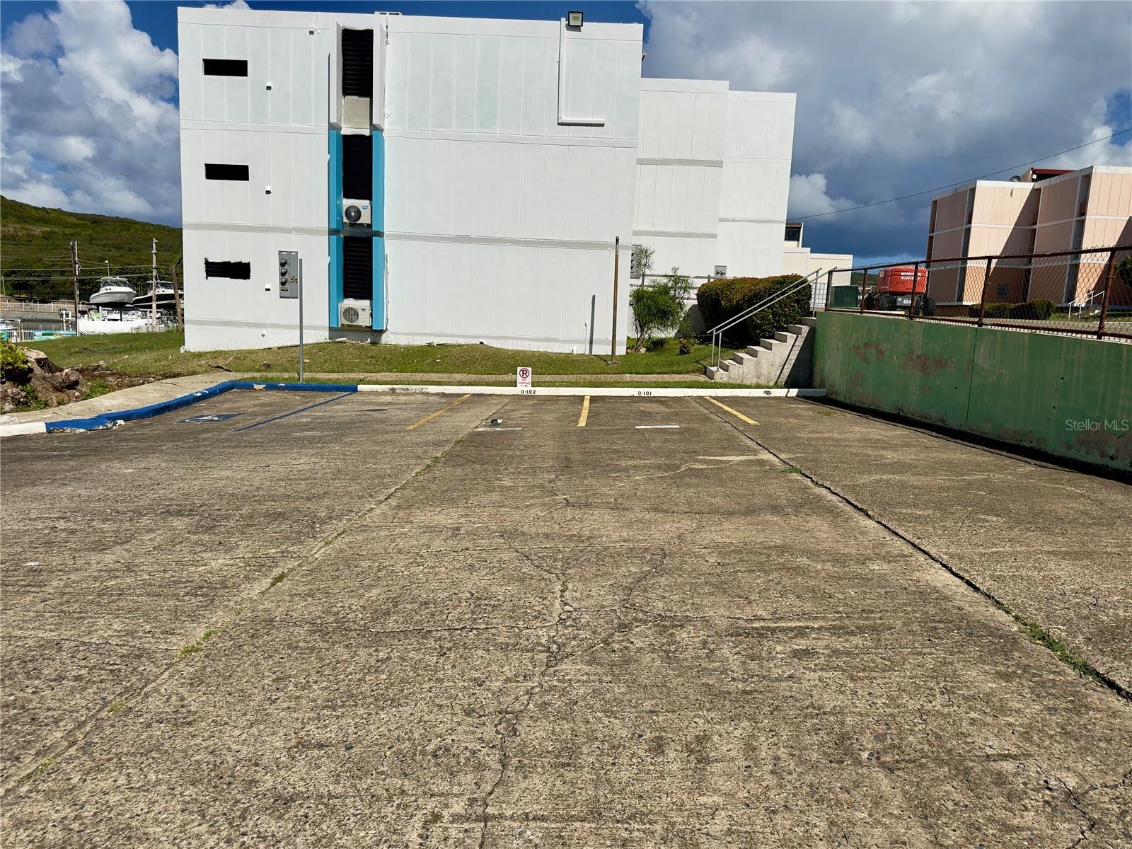 COND. VILLA MARINA - Residential