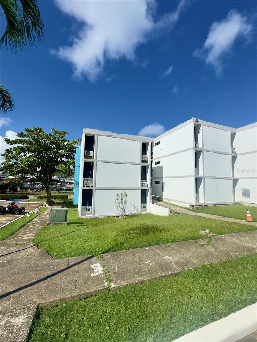 For sale: first-floor corner unit located in Condominio Villa Marina in Fajardo, priced at $260,000.00 and not subject to appraisal. This property offers approximately 1,183 square feet of living space featuring 3 bedrooms and 2 bathrooms, and includes 2 parking spaces for residents plus ample visitor parking. The condominium provides controlled access, a swimming pool, gazebo/activity center, recreational areas, and allows short-term rentals (Airbnb). HOA fee is $221.92 monthly. Strategically situated minutes from beaches, marinas, water excursions, restaurants, golf courses, tourist services, and nearby attractions such as El Conquistador Hotel, making it an excellent option as a primary residence, second home, or investment for short- or long-term rental. A pre-qualification letter or proof of funds is required to schedule showings.