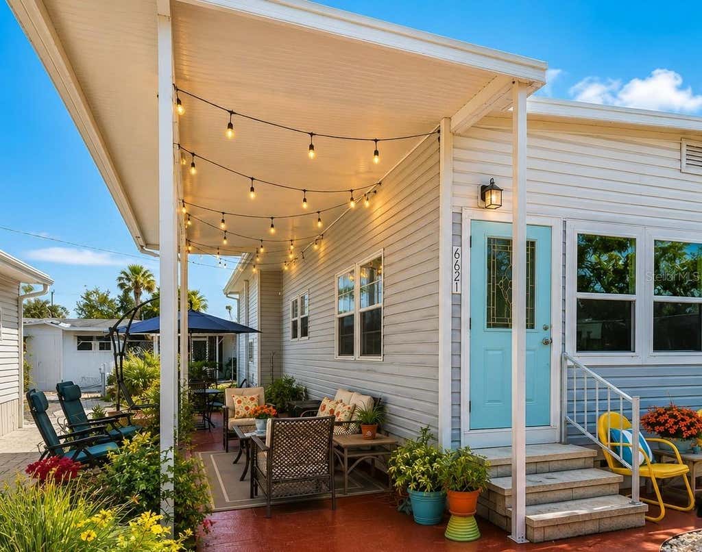 Photo of 6621 Marina Drive, Bradenton, FL 34207 (MLS # A4703517)