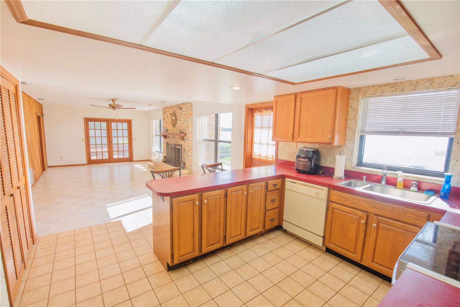 9354 LAKE HICKORY NUT DRIVE