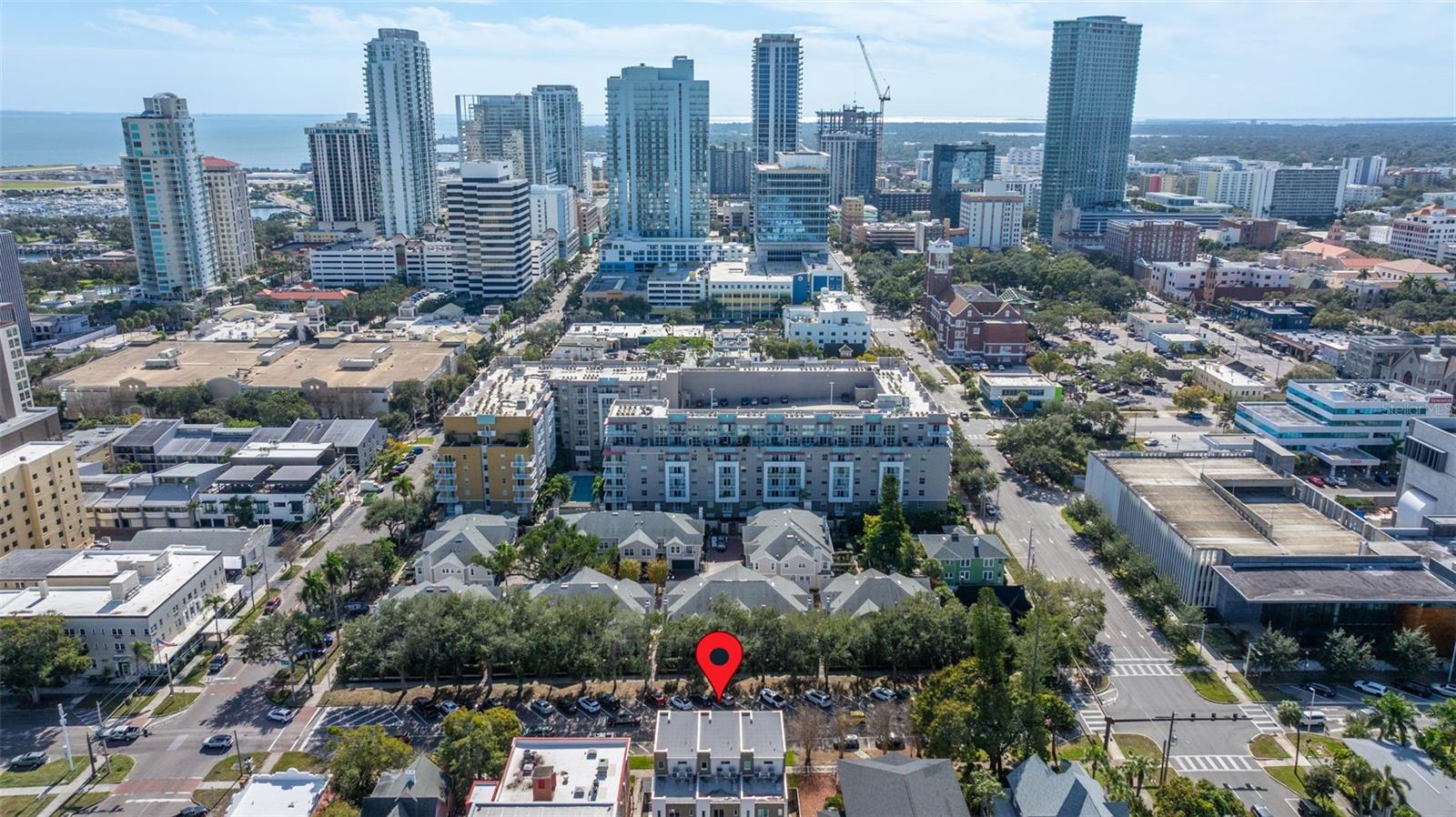 LIV 233 TWNHMS - Residential