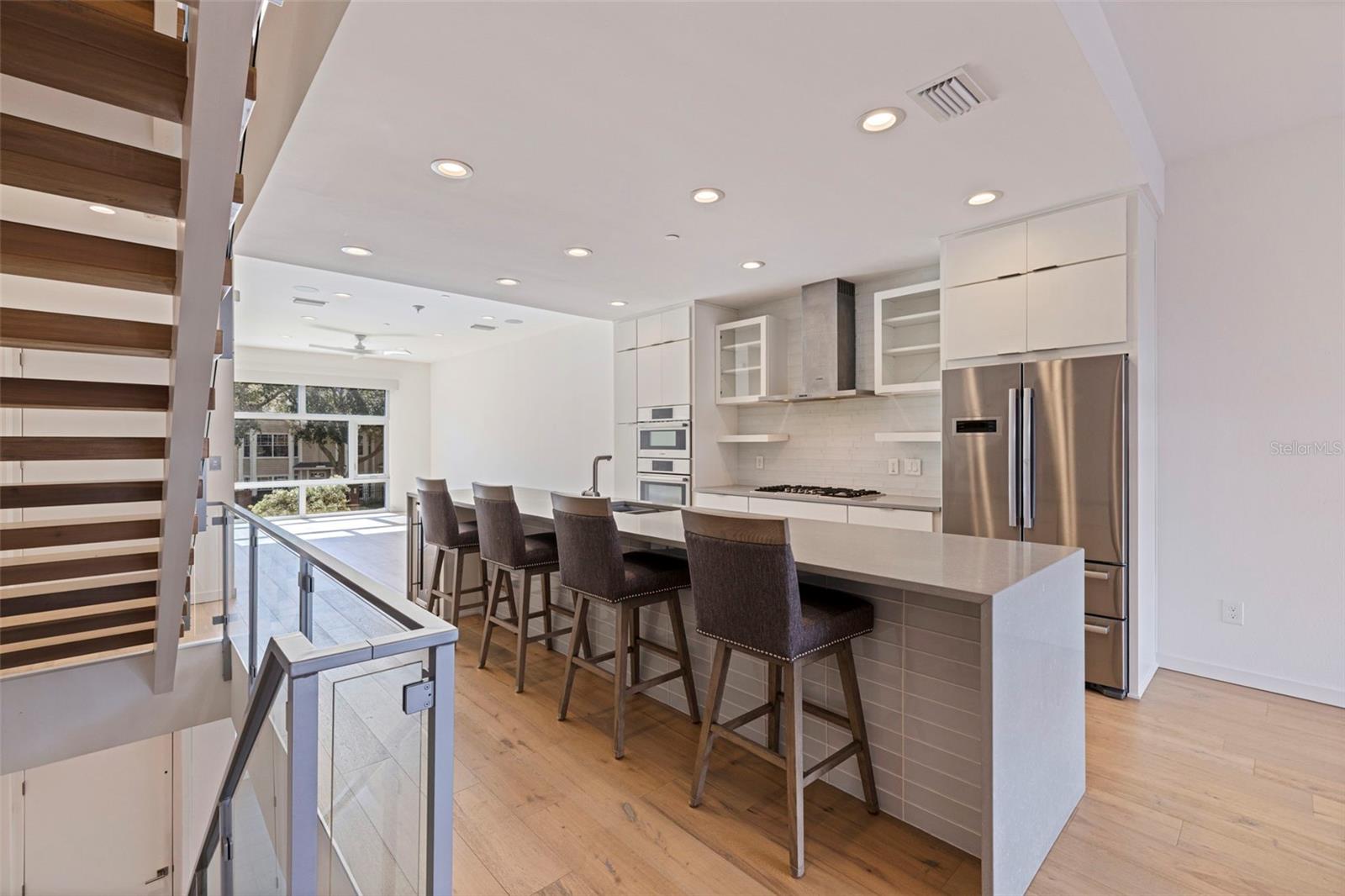 LIV 233 TWNHMS - Residential