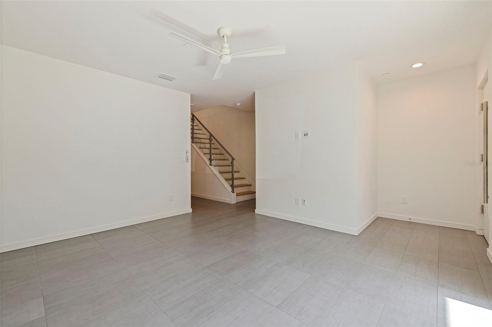 LIV 233 TWNHMS - Residential