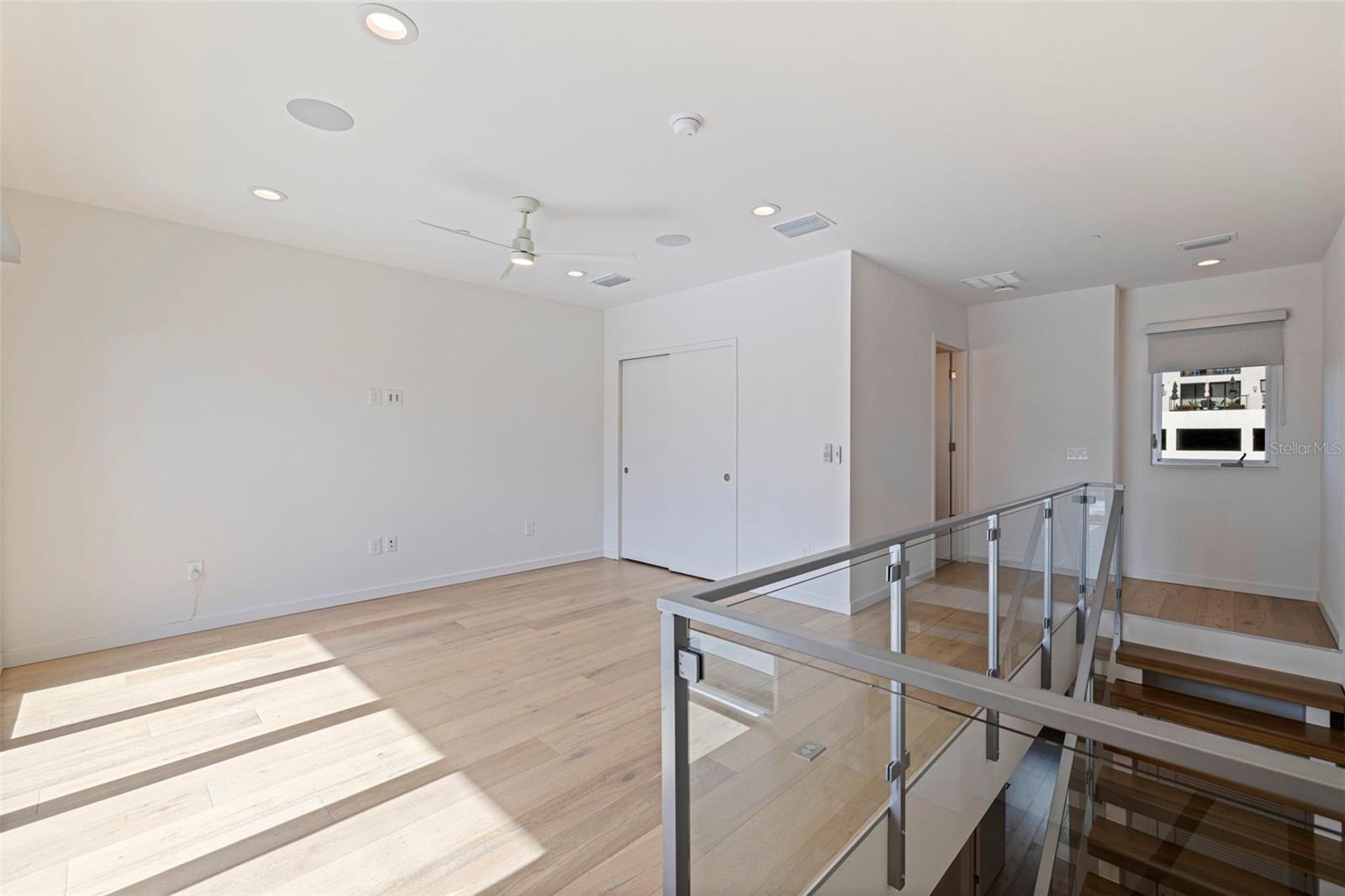 LIV 233 TWNHMS - Residential