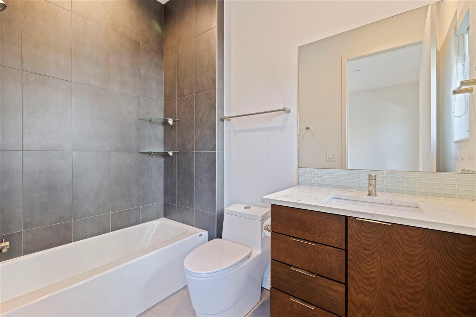 LIV 233 TWNHMS - Residential