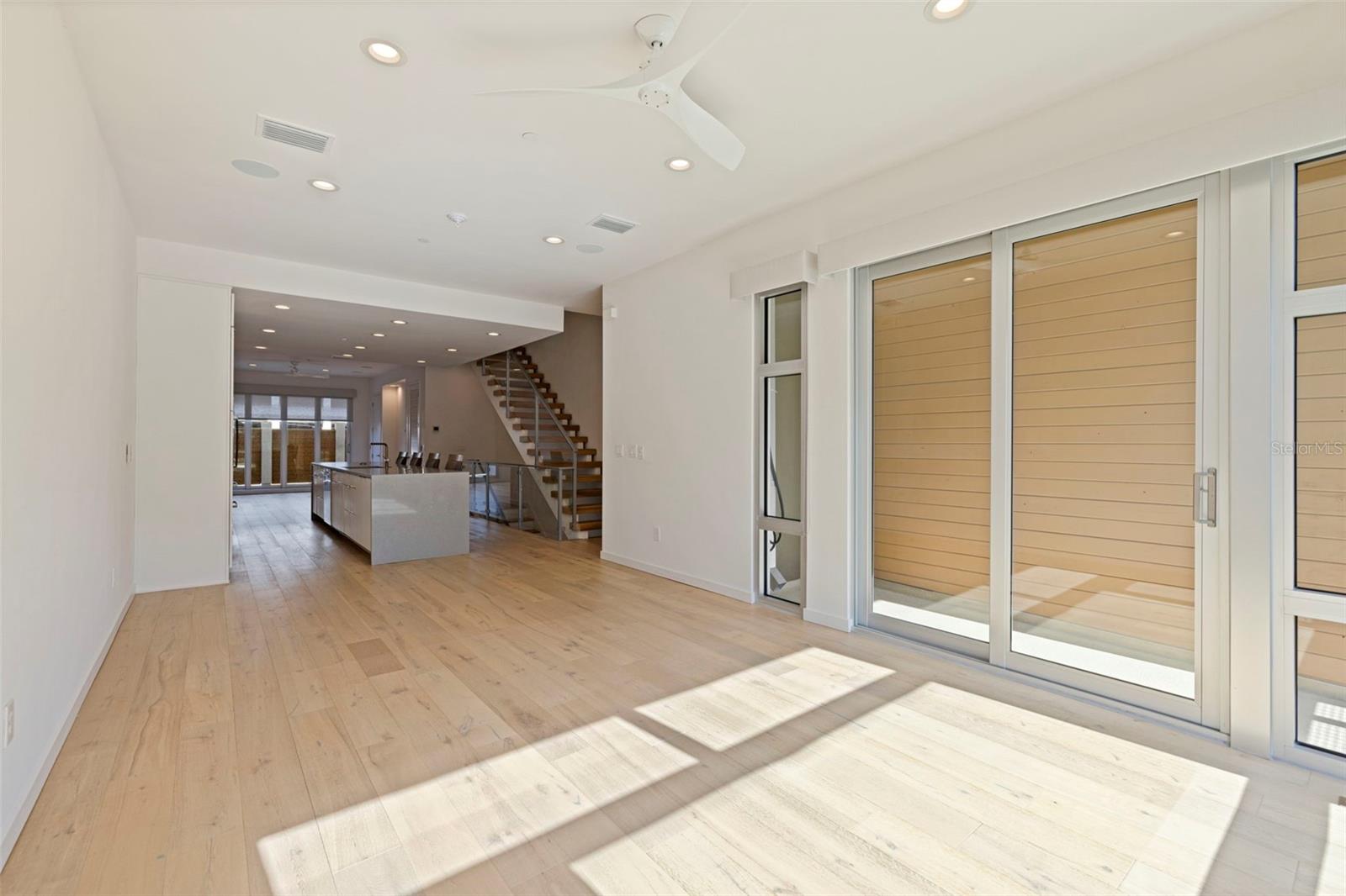 LIV 233 TWNHMS - Residential