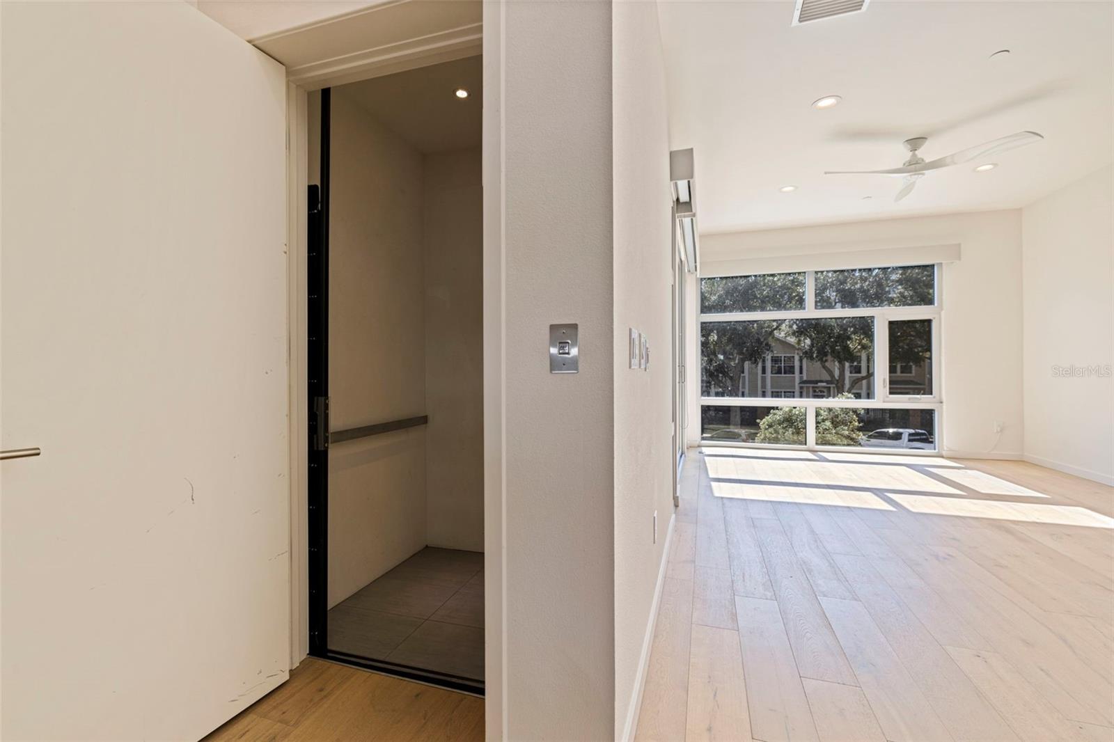 LIV 233 TWNHMS - Residential