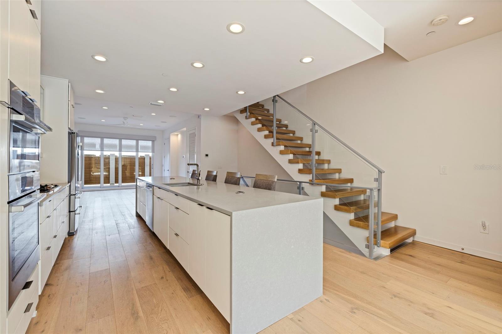 LIV 233 TWNHMS - Residential