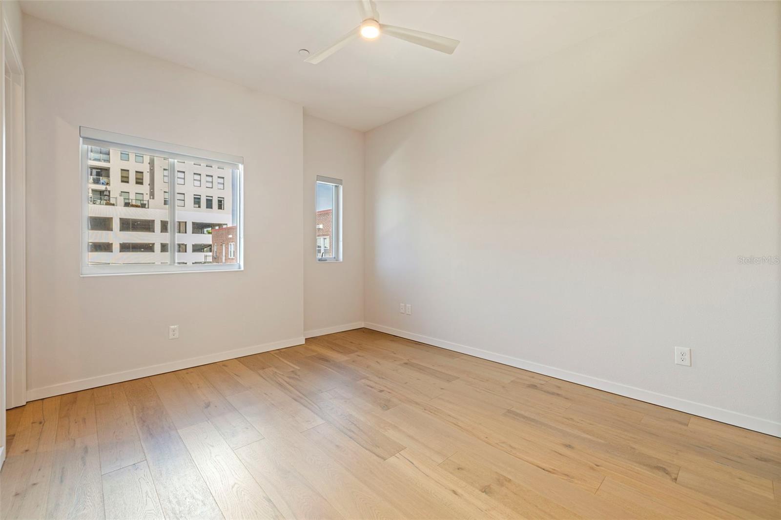 LIV 233 TWNHMS - Residential