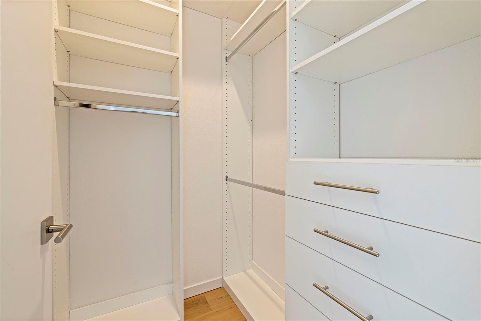 LIV 233 TWNHMS - Residential