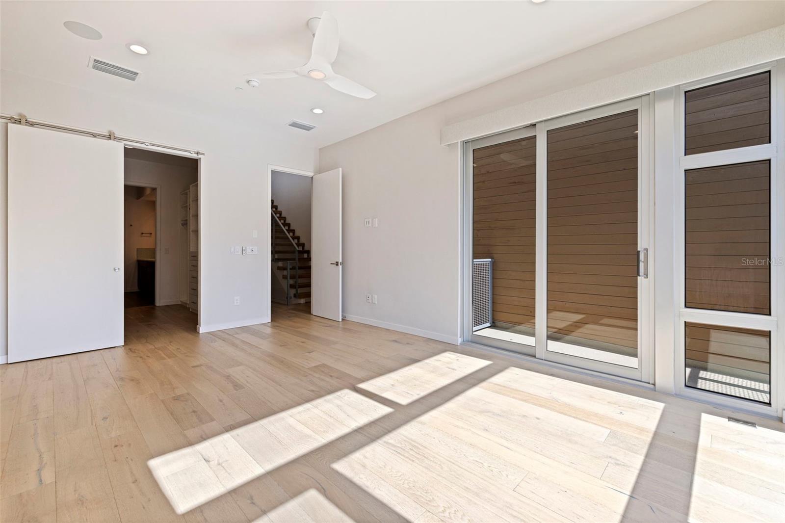 LIV 233 TWNHMS - Residential